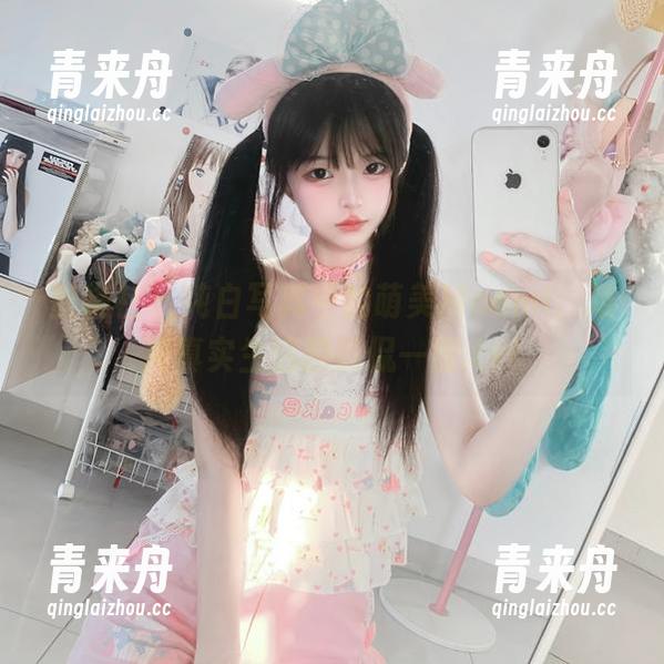 蜜桃社 - 纯白写真中的萌美Moemi，难掩真实生活的调侃一面.txt