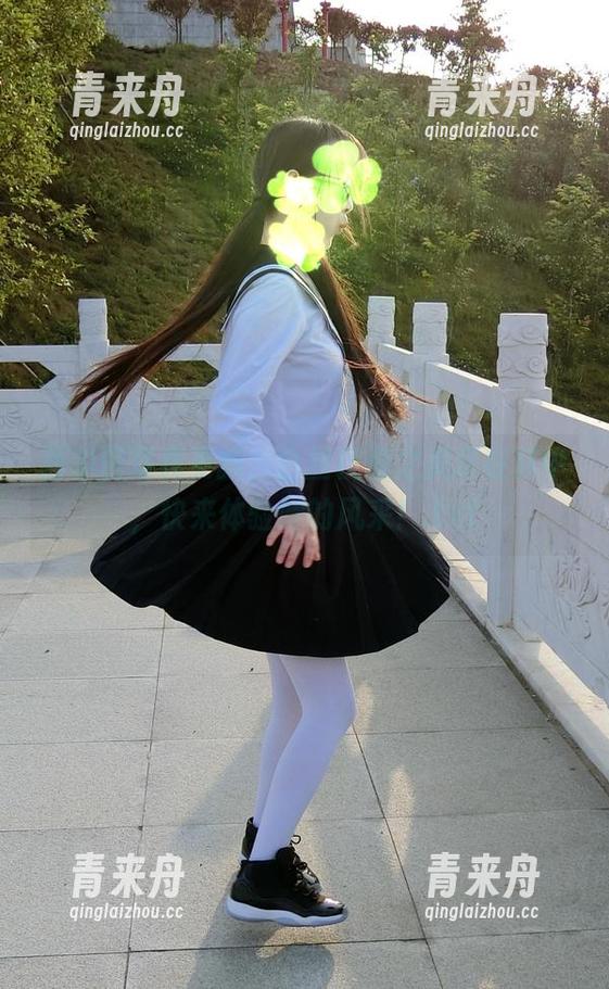 西尔酱 西尔酱写真更新,白丝优雅之美尽在其中,快来体验她的风采!.txt