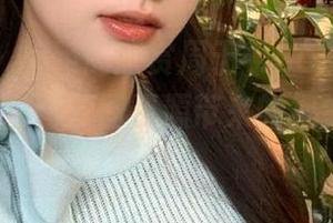 语画界 – 近距离欣赏周于希Sandy的美脚，分享独特原图资源带来的视觉享受.txt