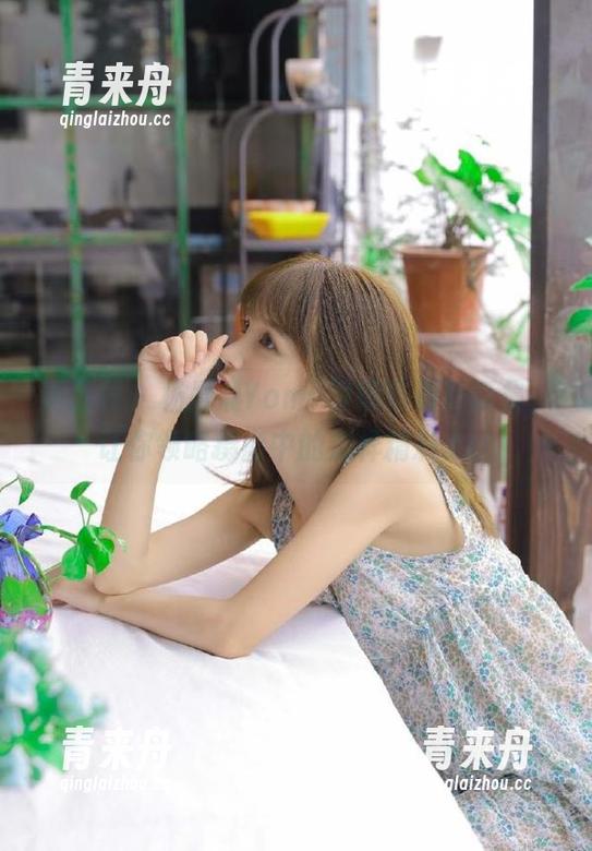 语画界 - 杨晨晨Yome眼镜最新写真集，让你领略摄影中的别样精彩.txt