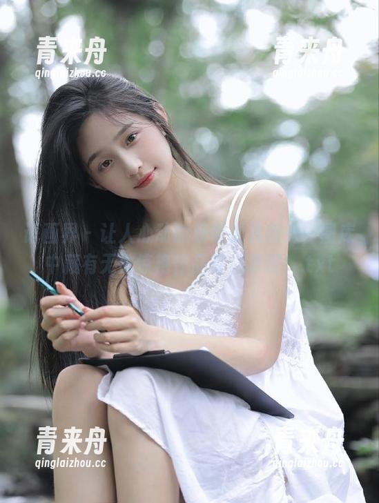 语画界-杨紫嫣 语画界 - 让人心动的杨紫嫣礼服秀,图库中藏有无数惊艳作品等你发现!.txt