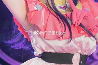 在贞子蜜桃的高清写真集中，悠游于碧蓝航线尾张居家的精致画卷.txt