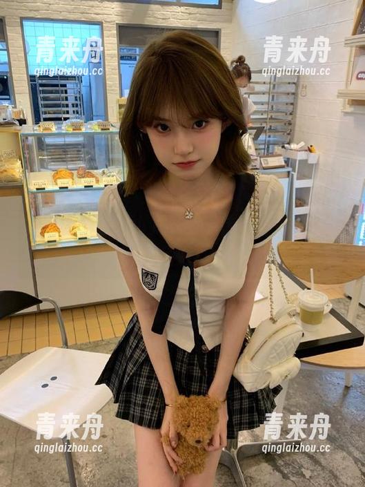 微密圈 - 软妹小九九新上传图片更新，死库水系列写真作品别具一番风味！.txt
