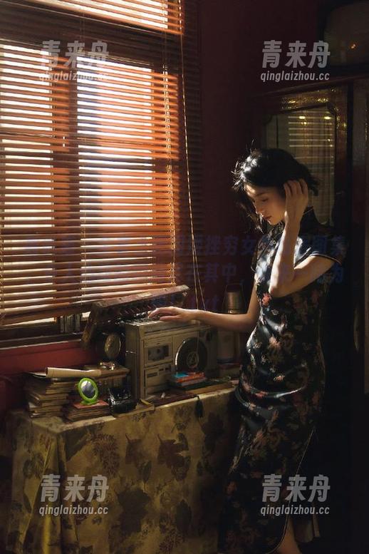 轰趴猫-土肥圆矮挫穷 轰趴猫 - 全套土肥圆矮挫穷女神私房图集,令人心动的瞬间尽在其中,快来一睹为快!.txt