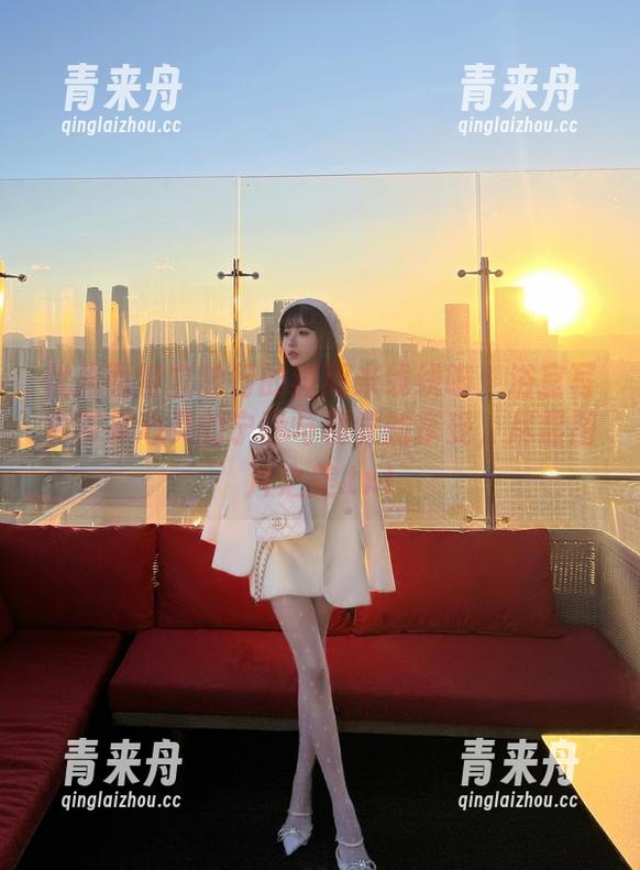 优雅而特立独行的过期米线线喵：浴室写真带来心灵的宁静与视觉的享受，尽显图片之美.txt