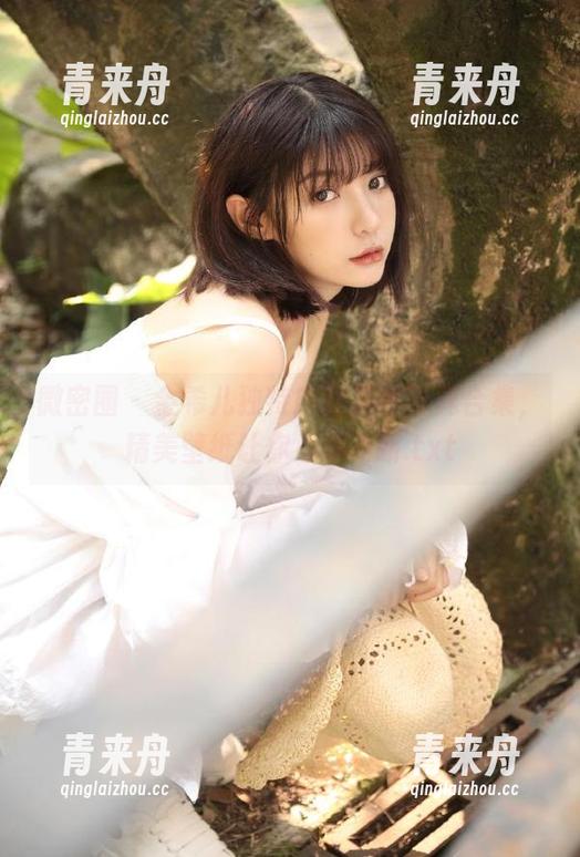 微密圈 - 金希儿独特肉丝风格写真合集，精美壁纸让你心动不断.txt