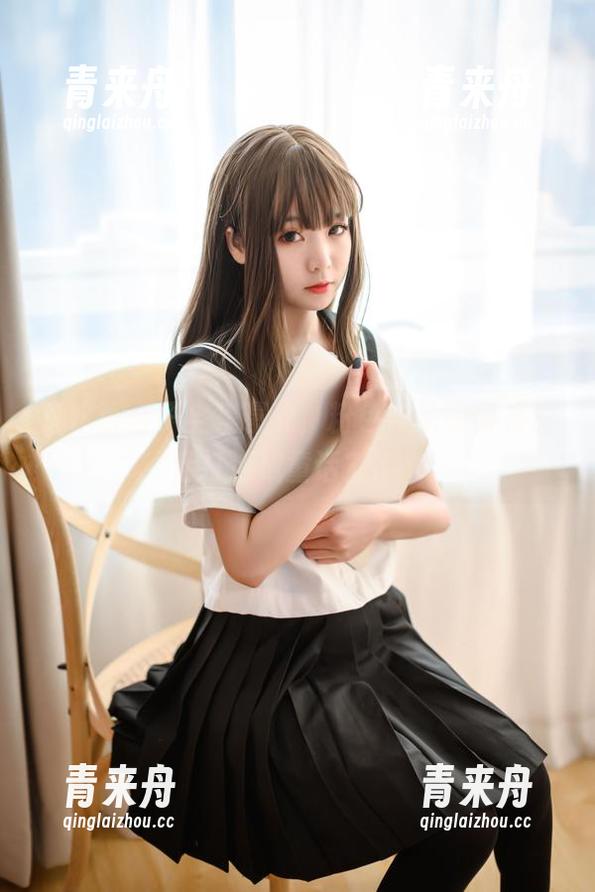 青水百合子全集曝光，粉色作品如何将生活打造成童话？.txt