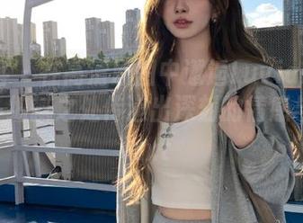 青豆客 – 在高清原图中邂逅Luvian本能修女，细腻之处传递出深刻的情感与故事.txt