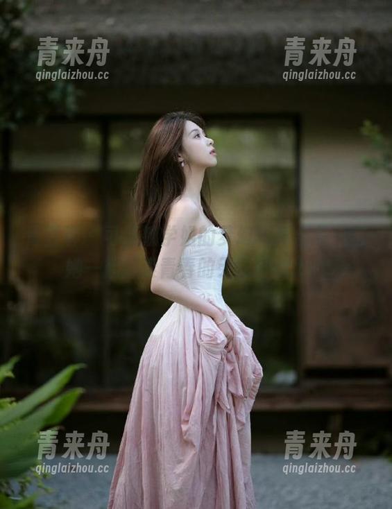 青豆客-可蕊娜 青豆客 - 可蕊娜学姐的梦幻写真合集,与她一起探索青春的无限可能.txt