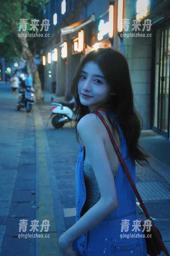 青豆客-欧阳妮娜娜 青豆客 - 直击视觉盛宴,欧阳妮娜娜短裤写真福利原图更新中!.txt