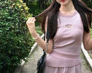 青豆客 – 时尚与梦想交汇：谭晓彤女孩最新图集更新，快来感受她的艺术灵感！.txt