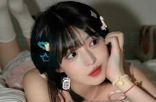 青豆客 – 在线收藏赵伊彤秘书写真原图，让你每天都能感受她的无限魅力！.txt