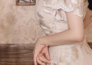 揭秘韶陌陌的毛衣风格：精选美图捕捉每一个细节.txt