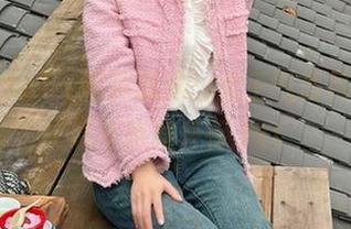 鹿八岁baby写真精选：女王气质尽显，性感与优雅并存.txt