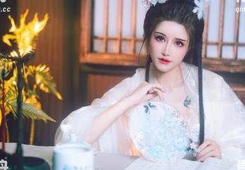 鹿八岁baby绫最新图库曝光，网友们的评论亮了！.txt