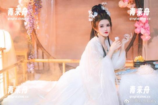 鹿八岁baby日常全集下载，带你领略她的独特写真风格！.txt